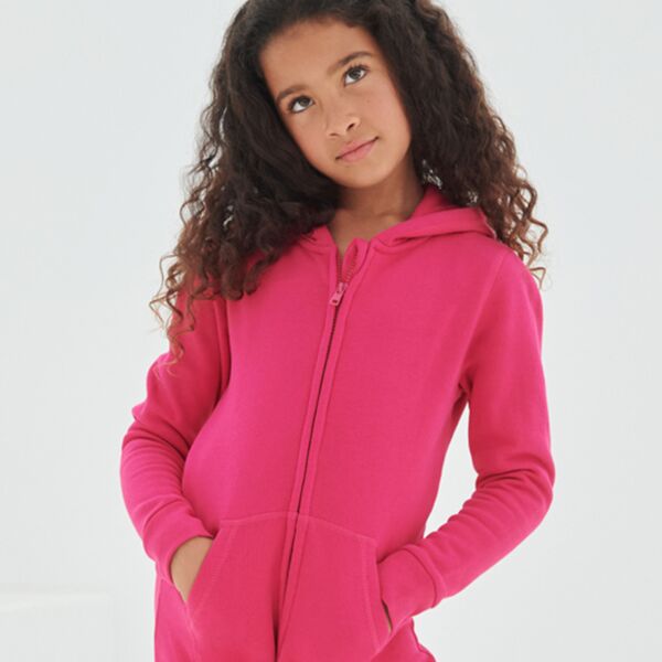 Leisure wear Thumbnail